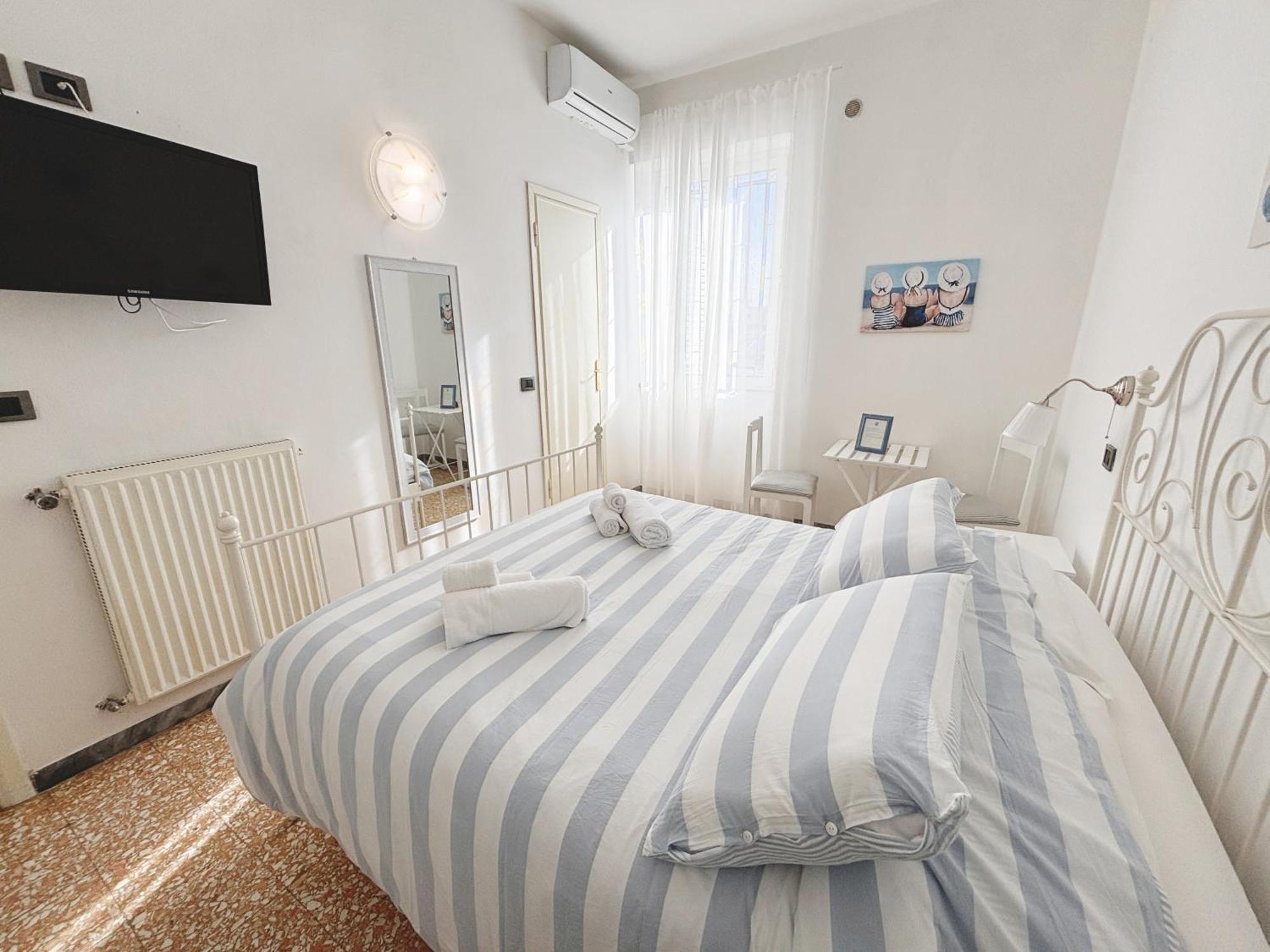 A Casa Di Mario E Nene Bed and Breakfast Viareggio Exteriör bild