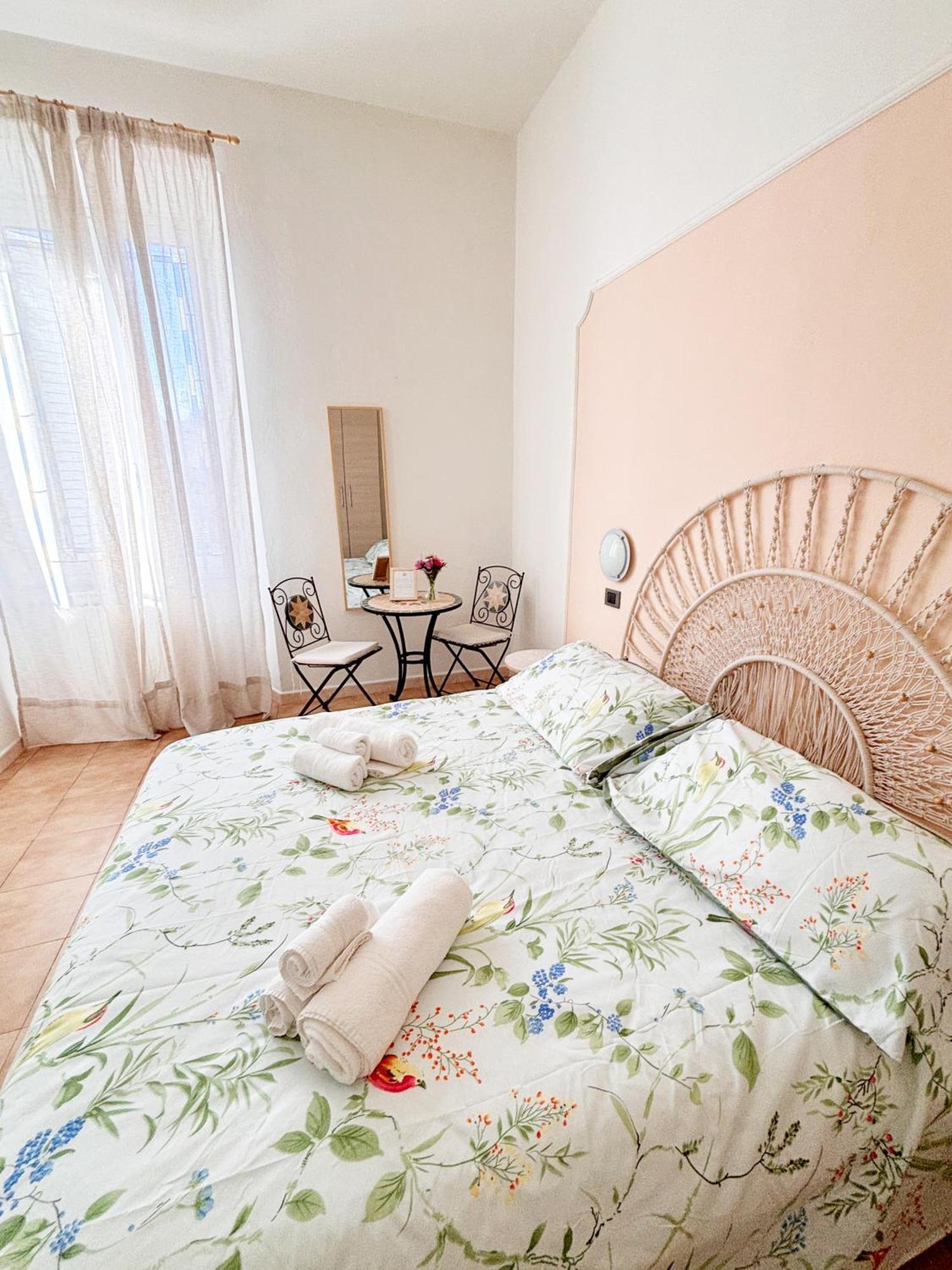 A Casa Di Mario E Nene Bed and Breakfast Viareggio Exteriör bild
