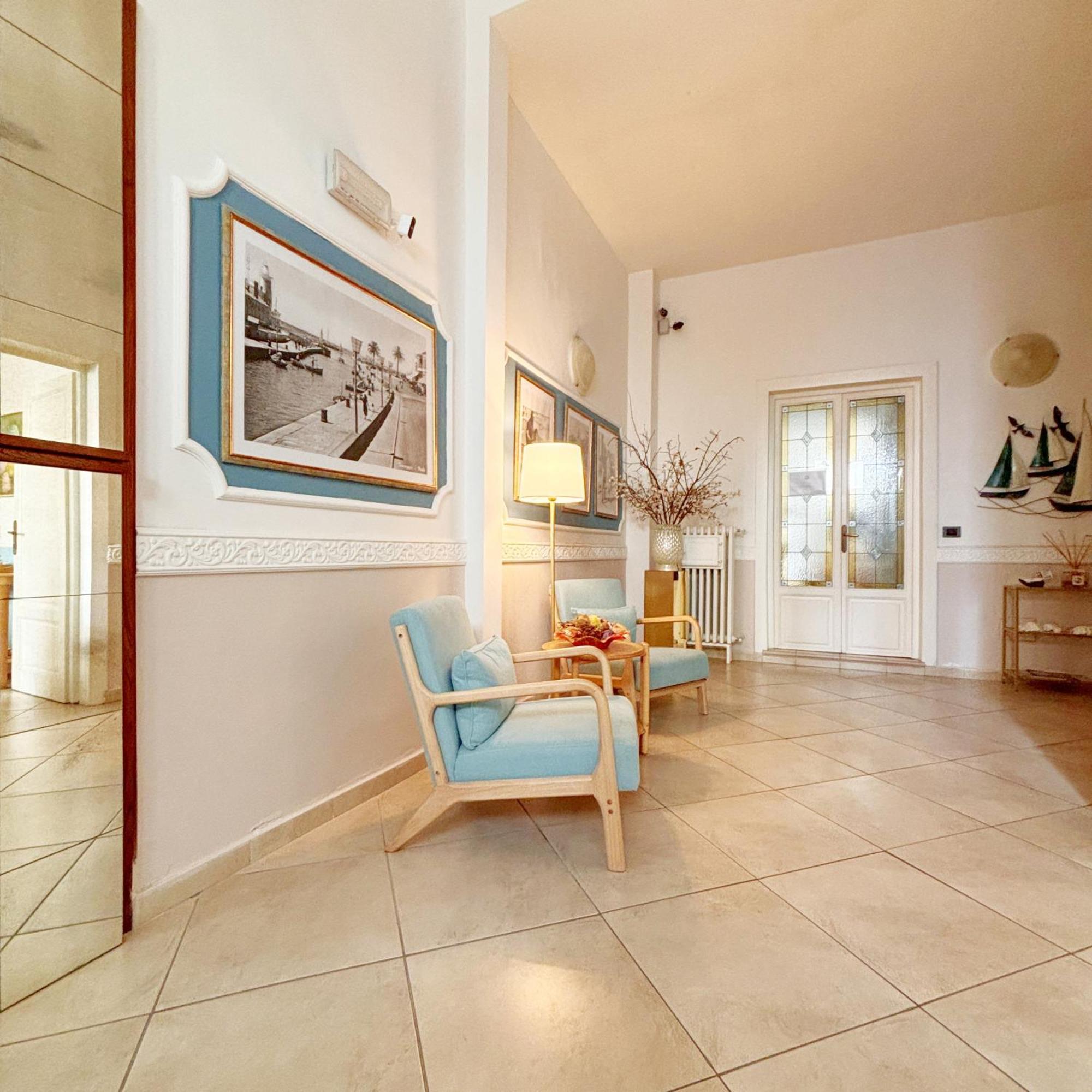 A Casa Di Mario E Nene Bed and Breakfast Viareggio Exteriör bild